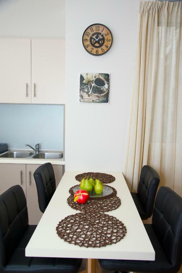 Stylish And Elegant Apts Apartment Atena Exterior foto